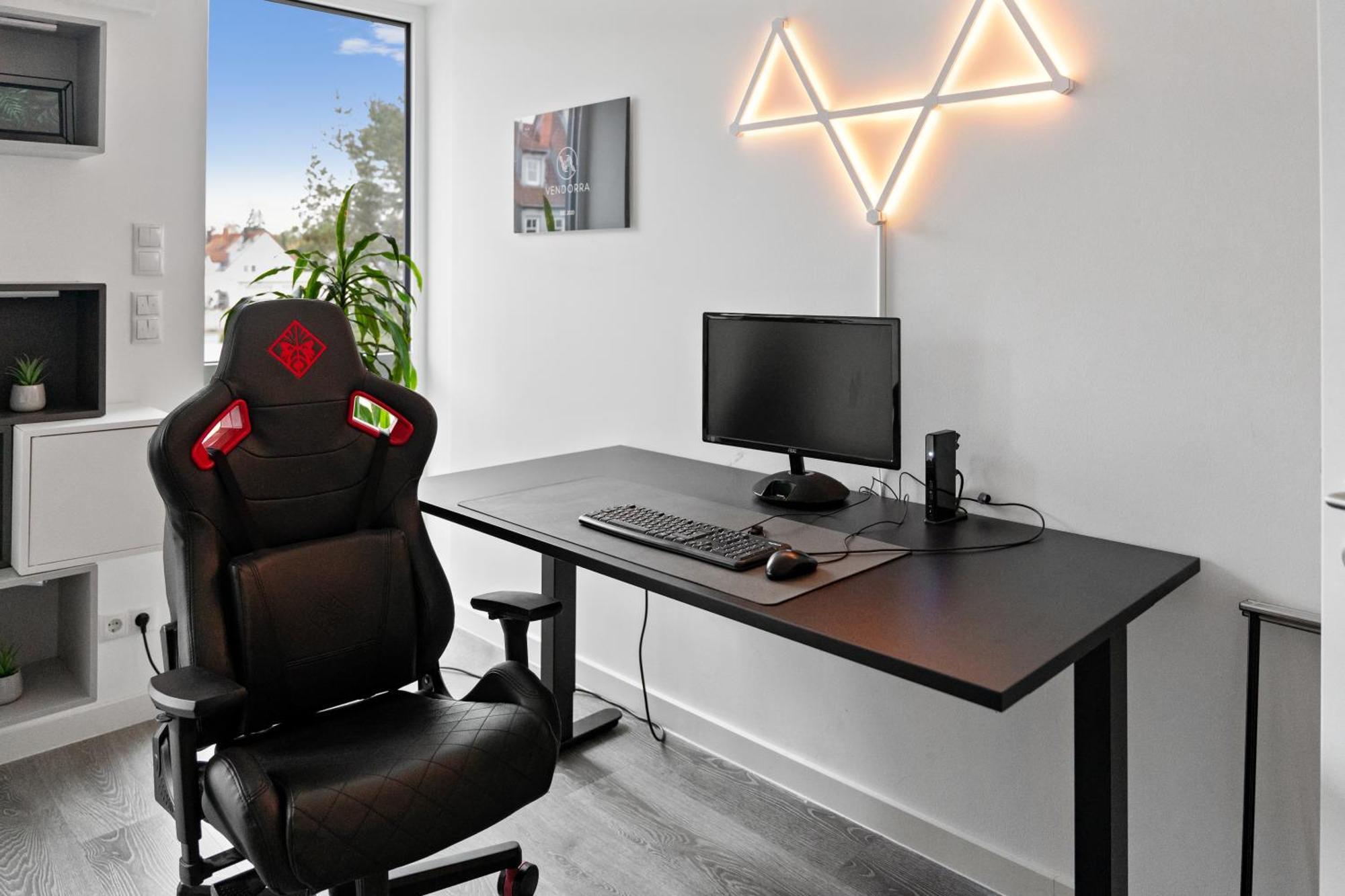 Modern Style Business Suite - Office - Kitchen - Balcony 黑措根奥拉赫 外观 照片